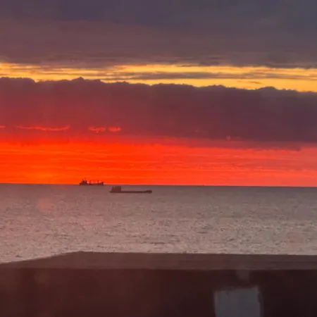 Dielli Apartament Golem (Tirana)